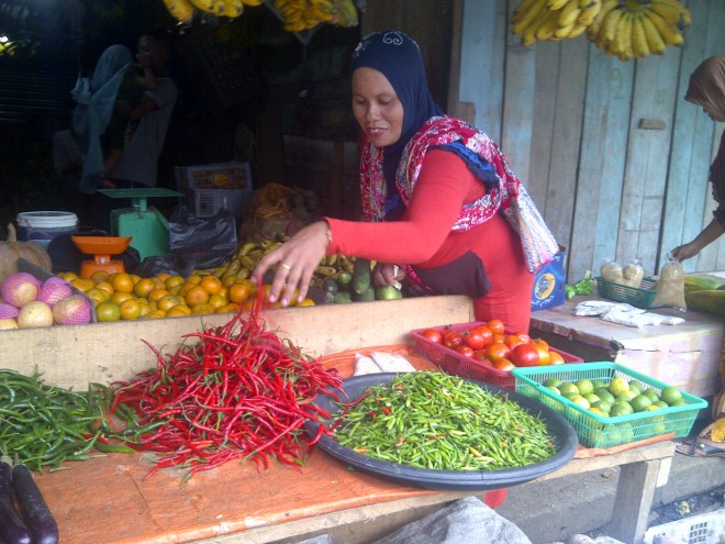 Aktivitas pedagang di Pasar Kualatungkal